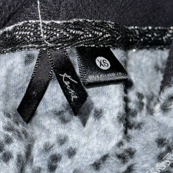 Womens XS Gray & Black Hooded One-Piece Pajama With Snowflake Print & Drawstring - Picture 4 of 10